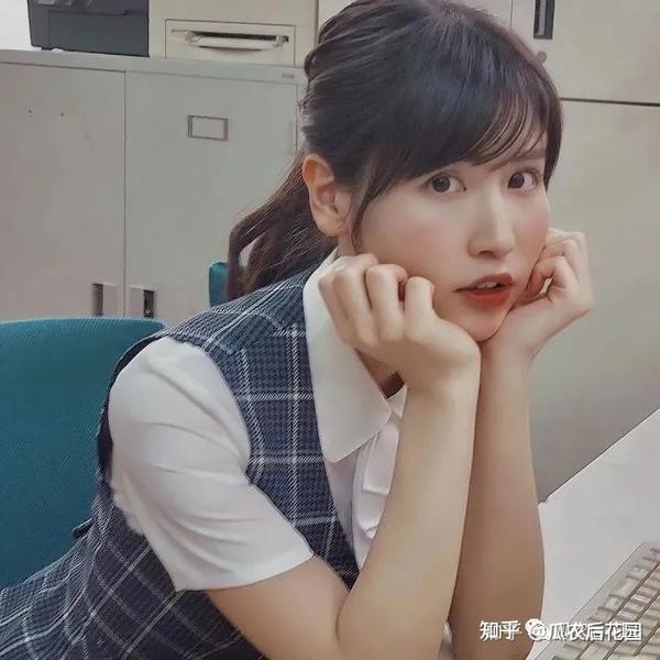 一栗莎子蓝色战衣爆红网络,被封yyds