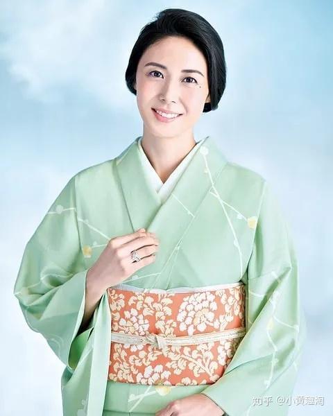 松岛菜菜子,47岁▼吉濑美智子,45岁▼你别说,40 却还魅力爆棚的小姐姐