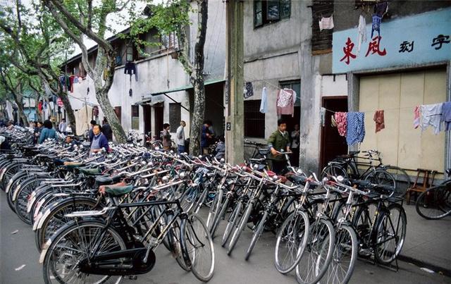 一位法国摄影师镜头下1982年的中国人简单质朴