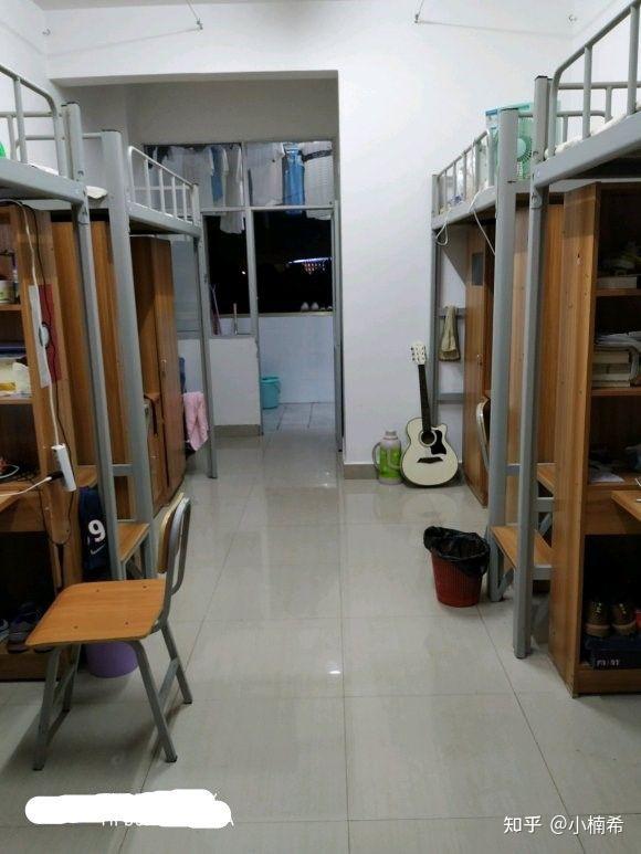 哪个大学宿舍条件好一本边缘二本好一点的文科可以去的谢谢