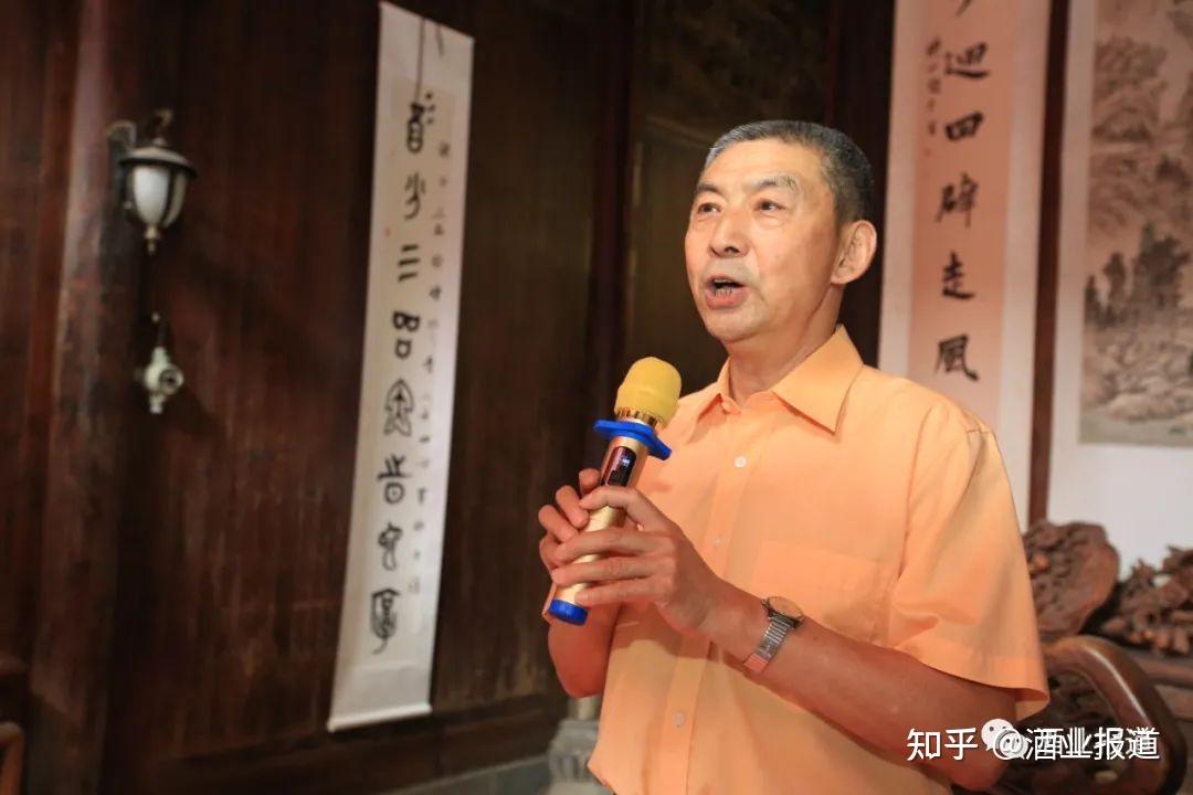 金钢山酒业王云松继酿酒师承李克明大师后再次拜师王赛石教授研学酒