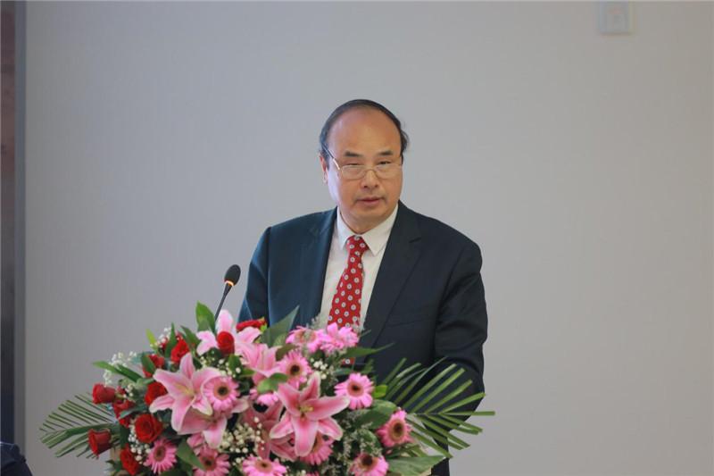 湖北省翻译工作者协会会长刘军平教授致辞湖北经济学院校长董仕节教授