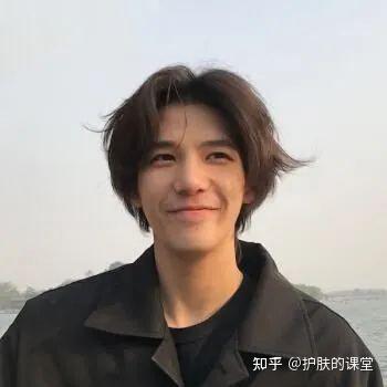 男生韩式发型做对了真的很帅,中分蓬松发型 - 知乎