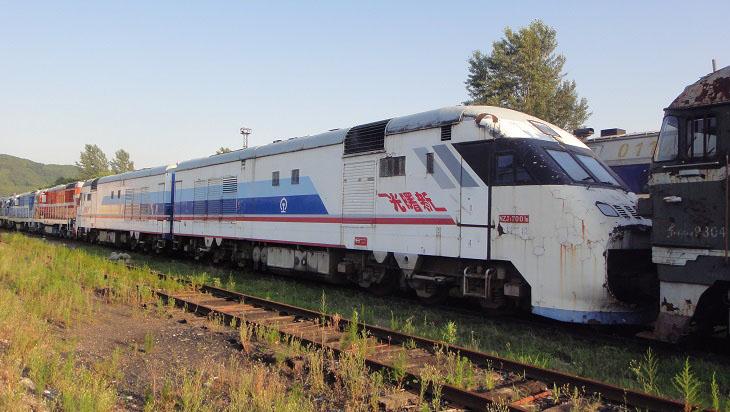 nzj1型 新曙光号该车是1998年铁道部"180km/h级别准高速内燃动车组"