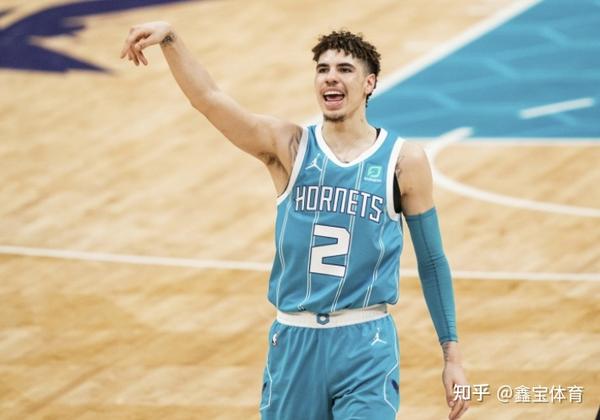 内线强打外线发炮火箭战术全面升级冲击季后赛席位