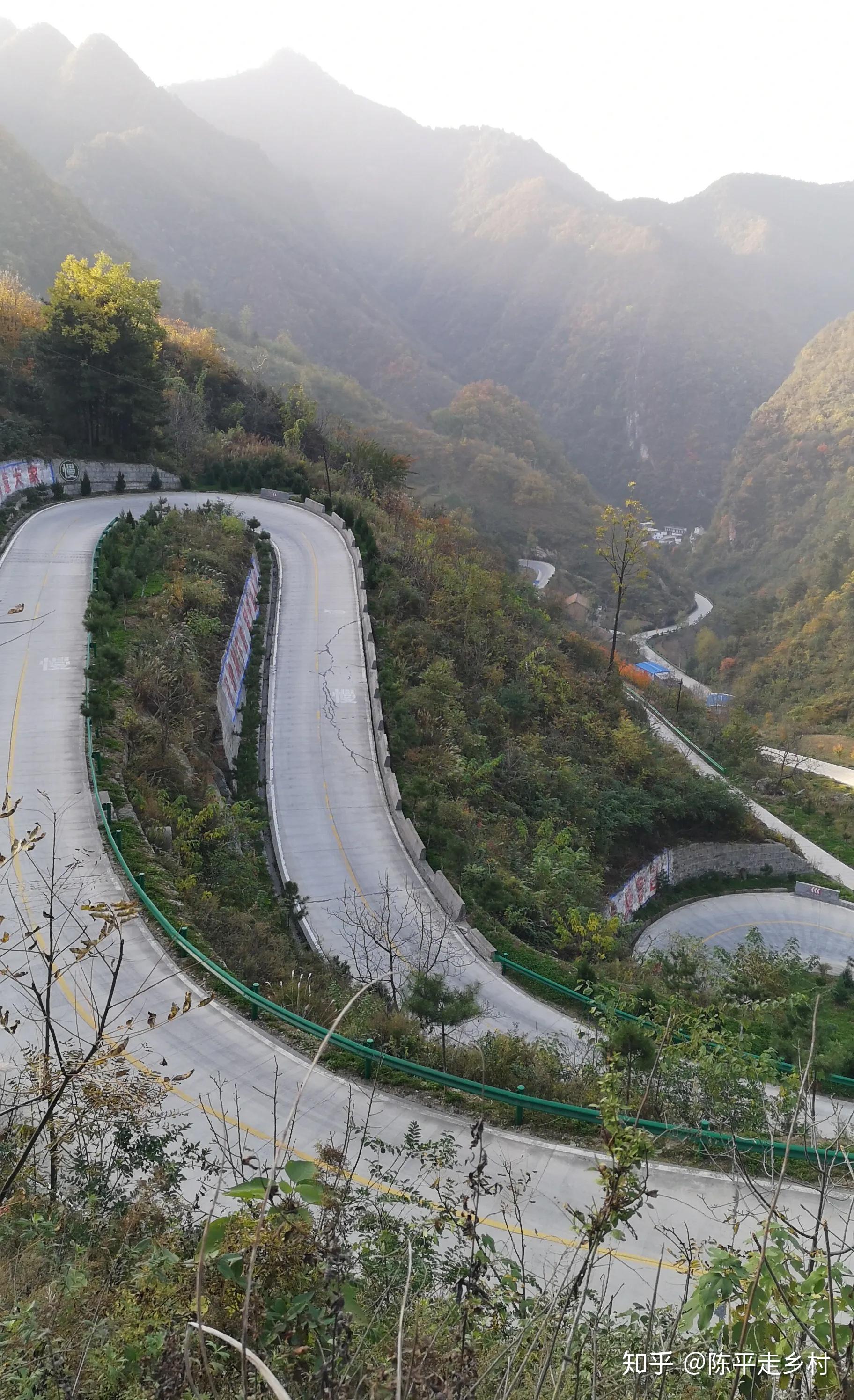 244国道秦岭段风景图片