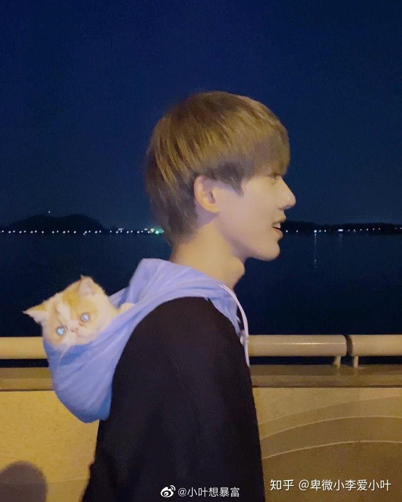 怎样让自己变得好看男生 v2-9a51375f15c9f70bbdf93795366079b7_r.jpg