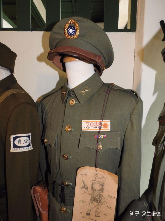 黄埔军校毕业纪念册 跟 中正剑抗战时期的国军宪兵也有解放军的装备