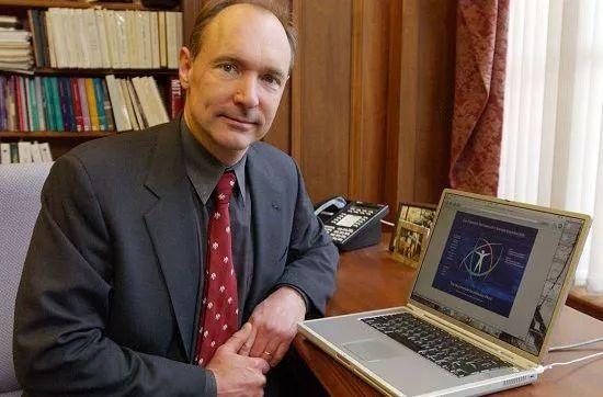 实验室里那几个开创了计算机世界的研究员,thompson,里奇,伯纳斯李