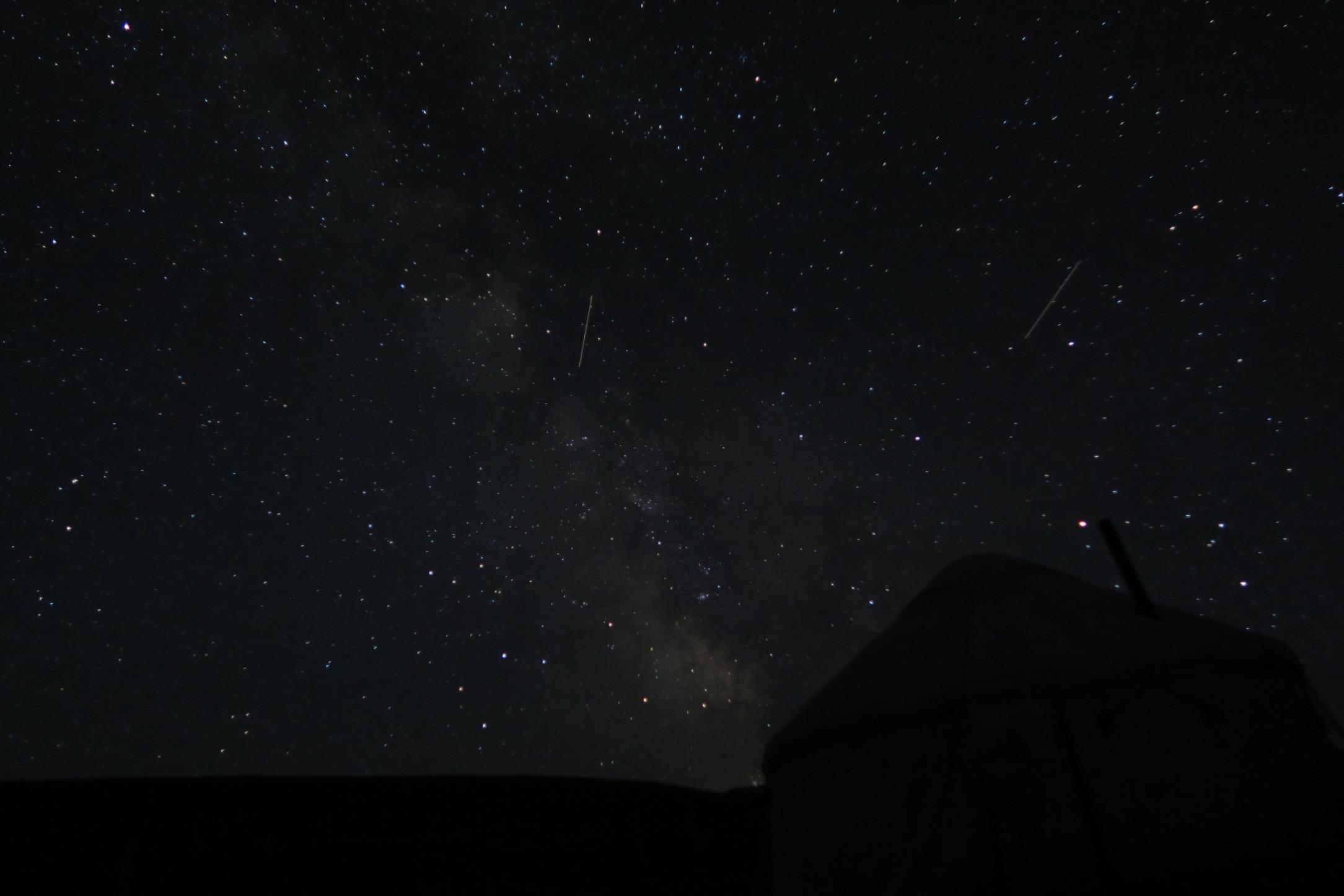 夜空中 真的会出现众星拱月的现象吗 德育总结网