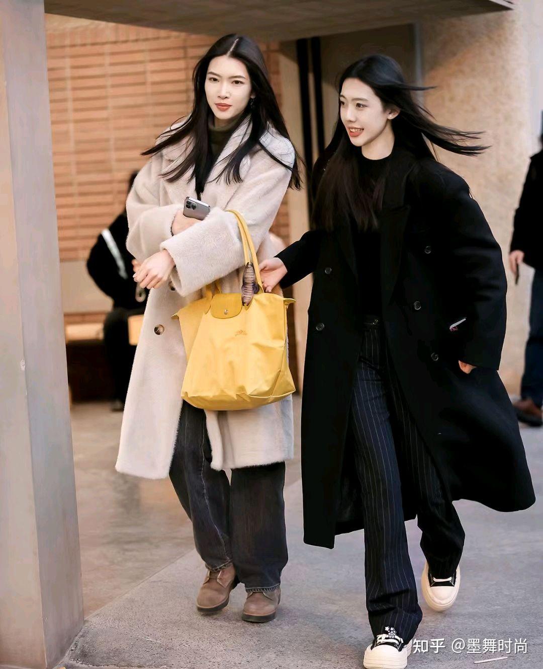 你会发现闺蜜们的逛街穿搭真的是太养眼了,各有各的风格,不追求时尚