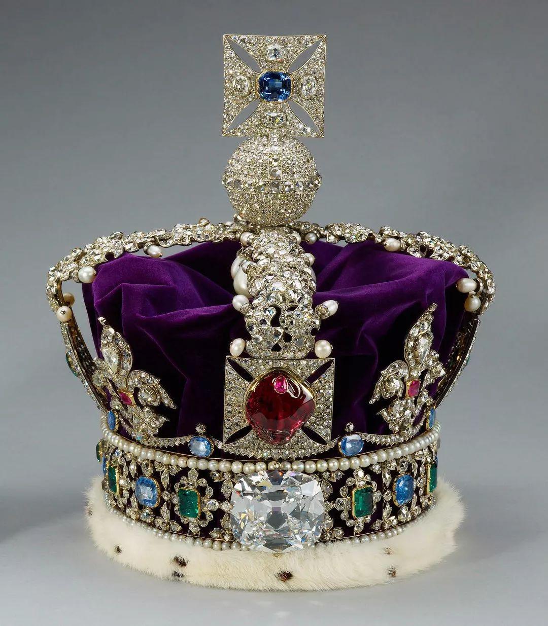 英国女王说：别低头，王冠真的会掉。皇室头顶上的艺术。-搜狐大视野-搜狐新闻