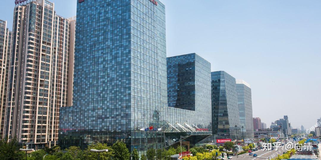 恒大许家印还债5700亿王健林4年还清3000亿自断一臂求生成功