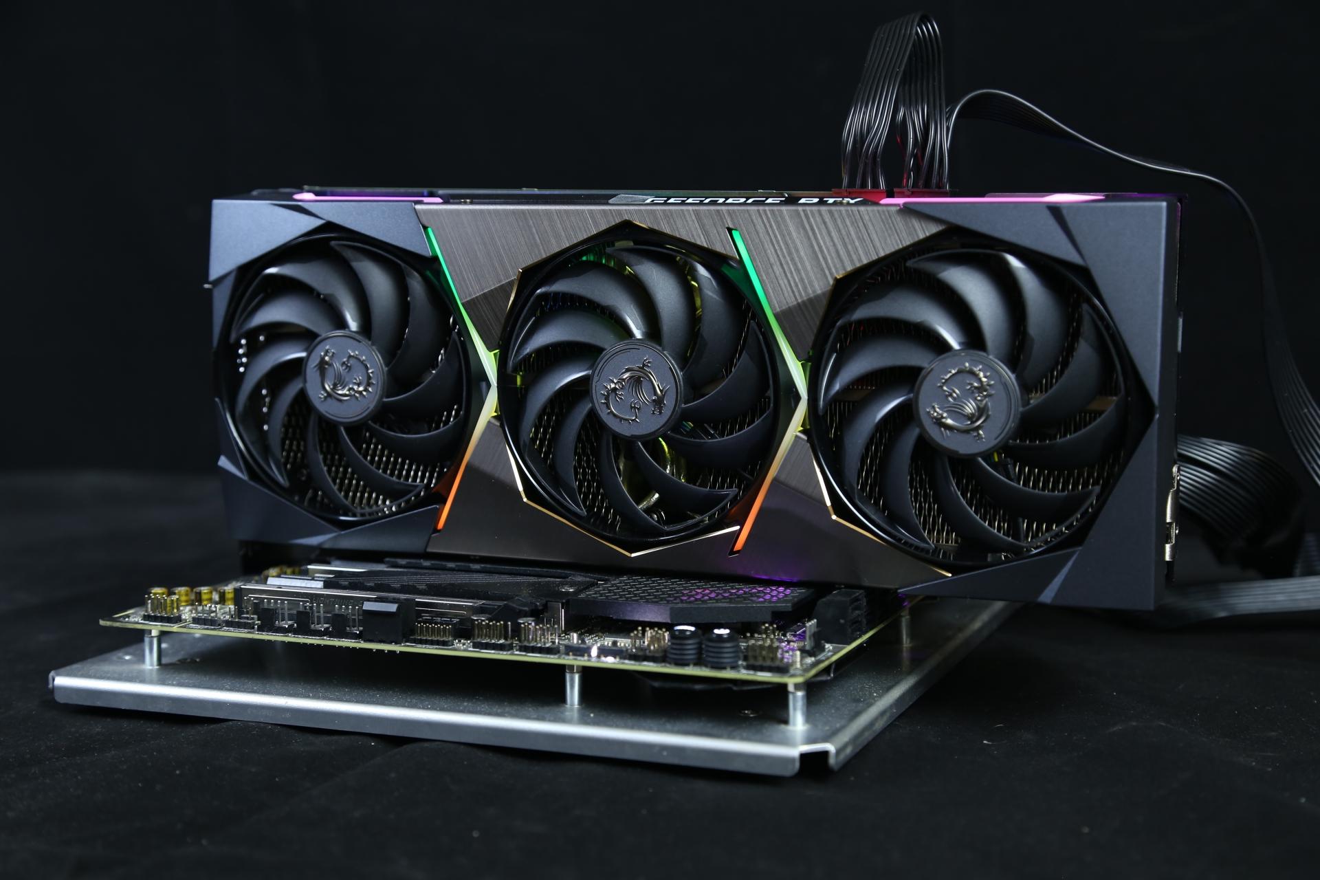 超龙超龙与众不同顶流配备散热一流3070ti超龙旗舰版评测