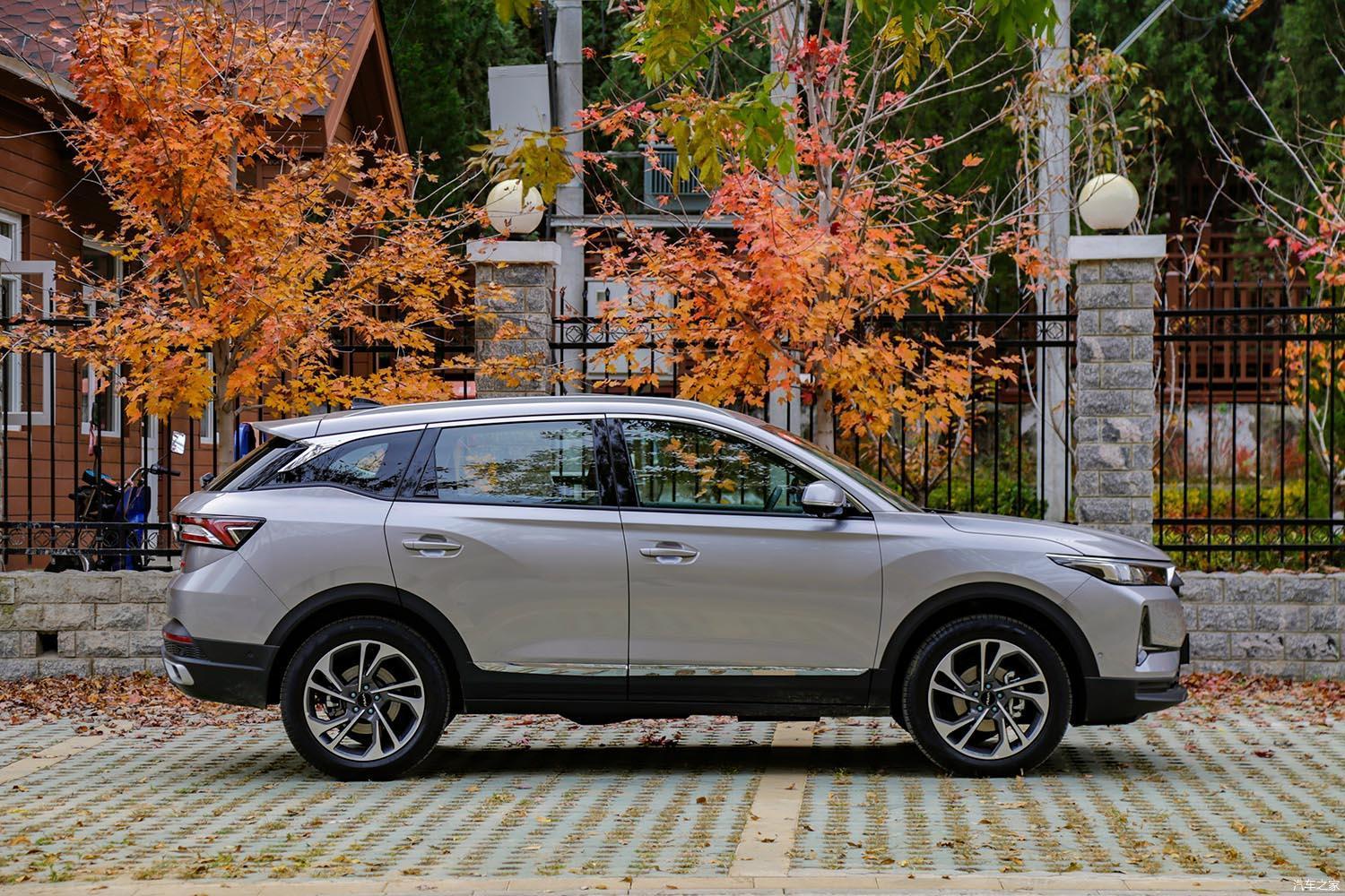 外观更潮更年轻抢先试驾东风风神ax7pro