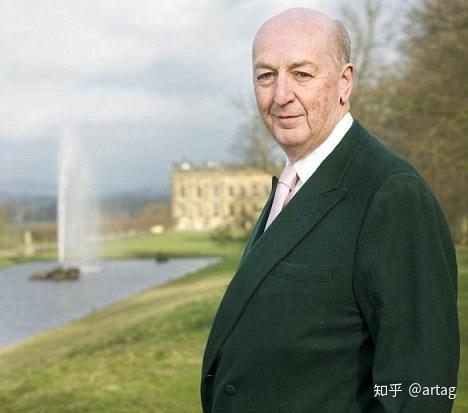 庄园现在的主人是十二世德文郡公爵,他出生于1969年的儿子威廉·卡文