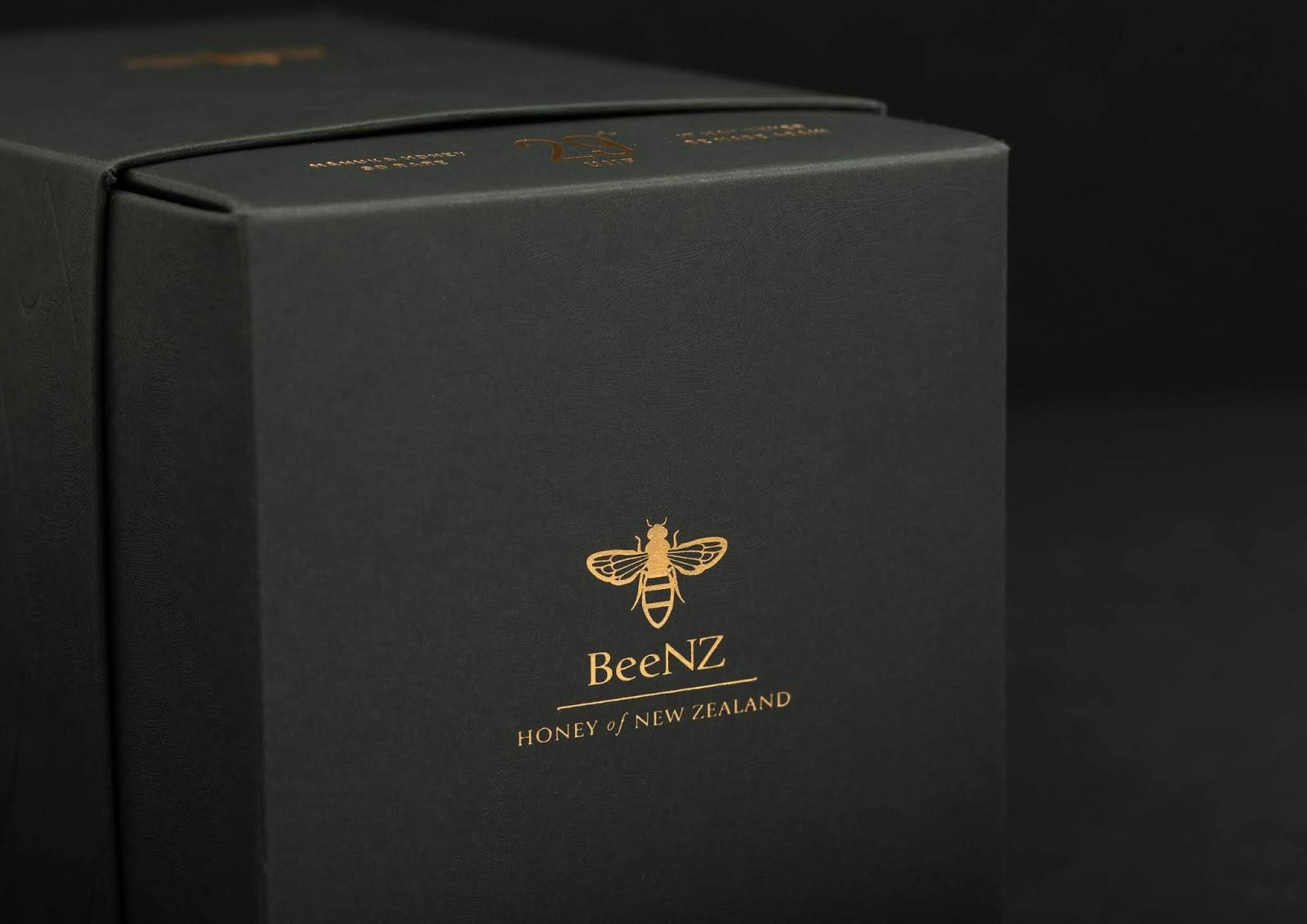 用金色营造出高级感的蜂蜜包装