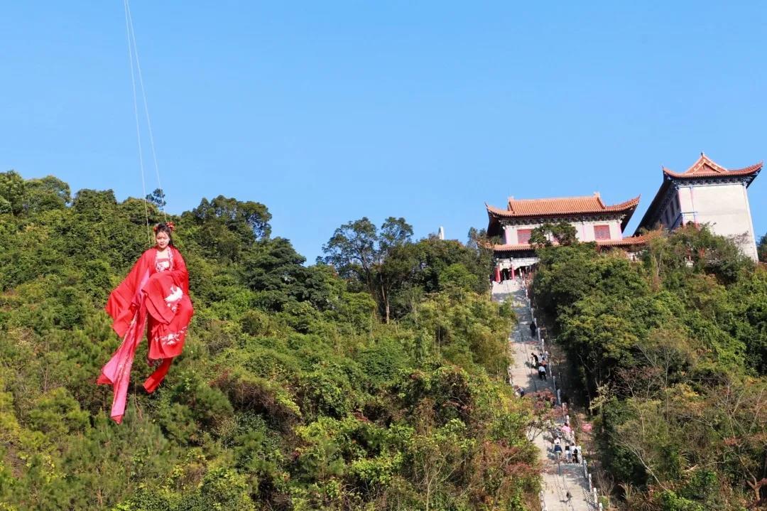 天外飛仙火爆的威亞項目東莞觀音山圓您一個武俠夢