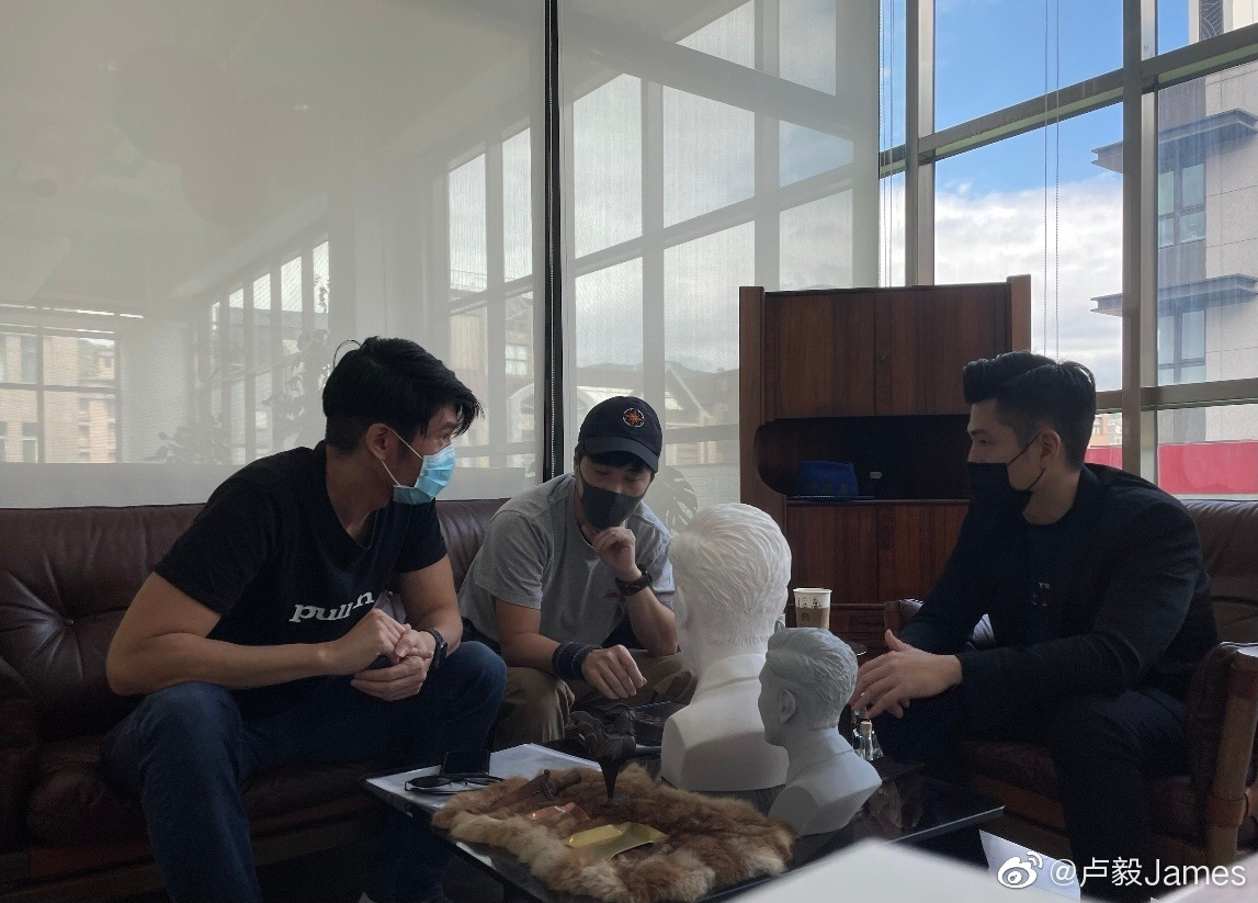 雕刻师为你雕像今天卢毅大哥发博说了好消息让大家难过惋惜的日子2