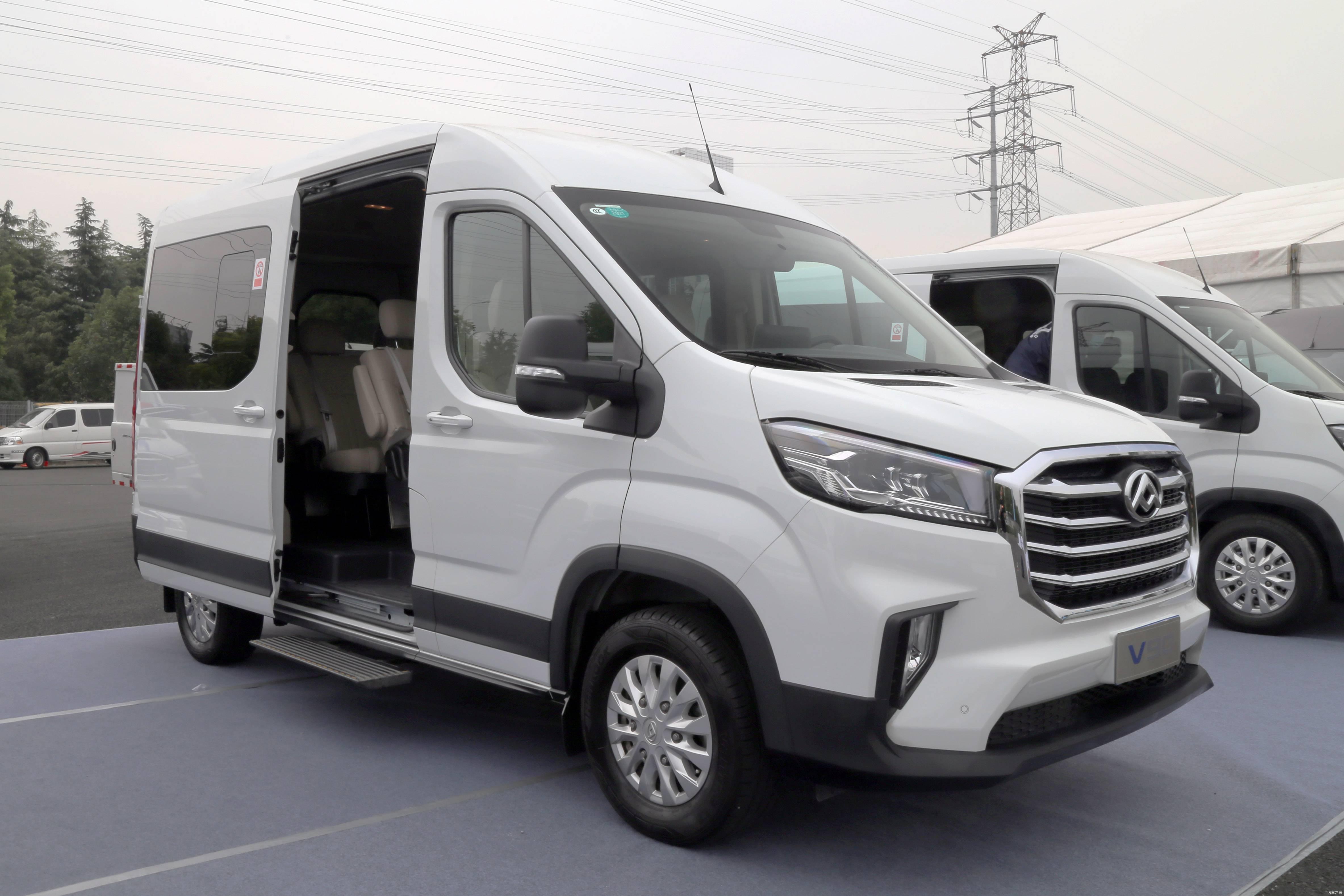 试驾上汽大通v80plus用轻客跑金卡纳是种怎样的体验