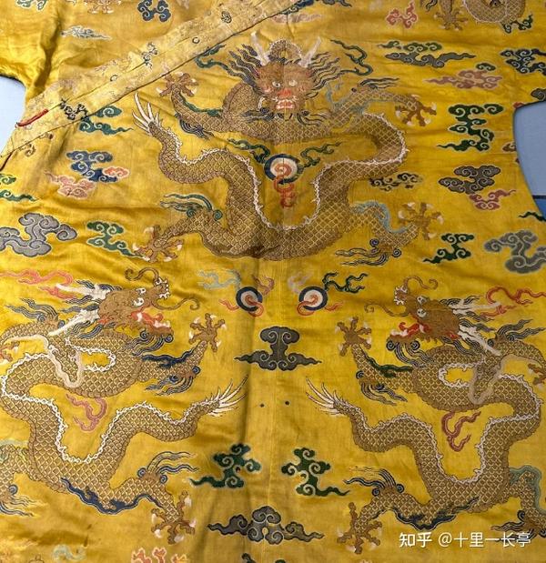 明清宫廷服饰与画像上龙纹形象的特征与演变简析 - 知乎