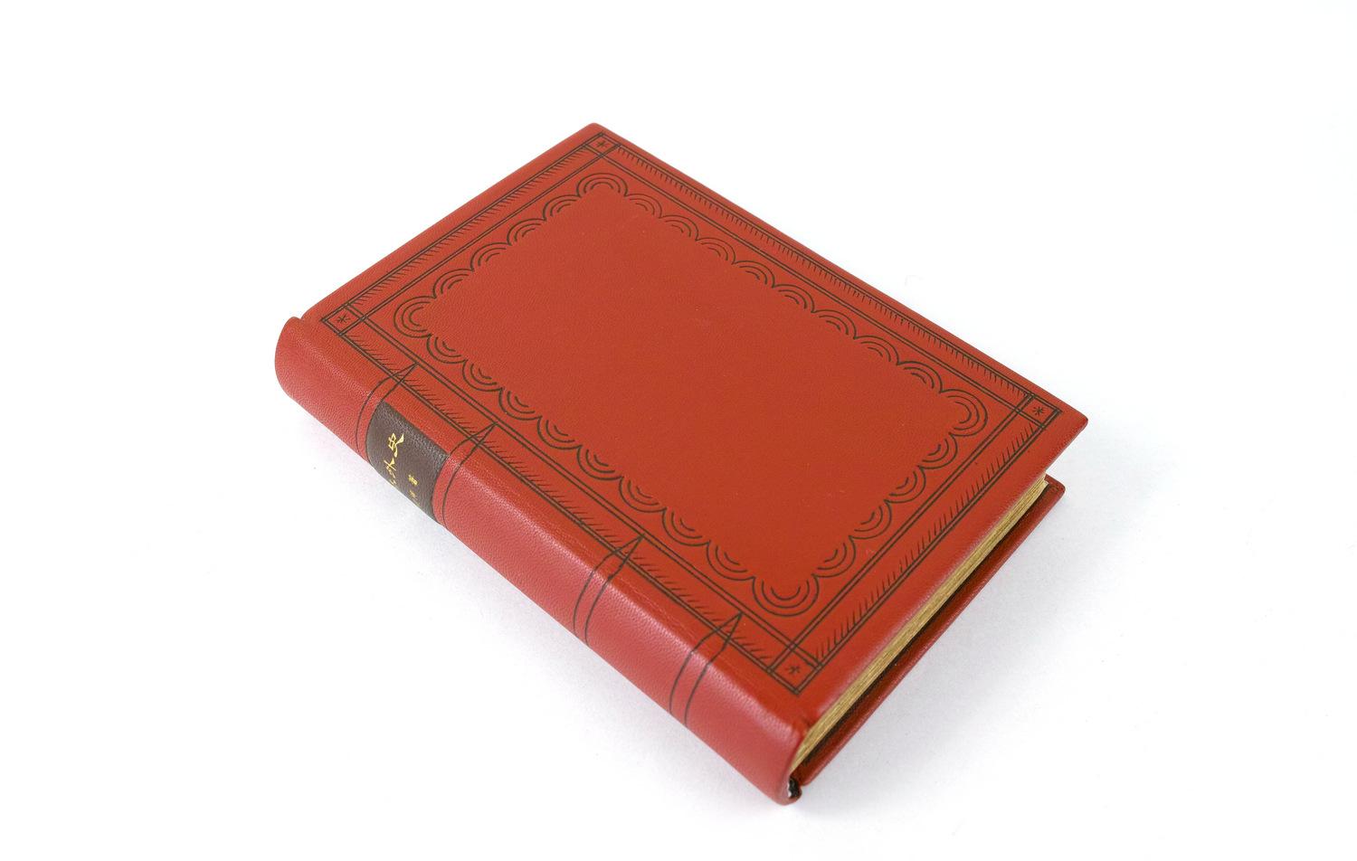 一本欧洲古典装帧书籍的制作