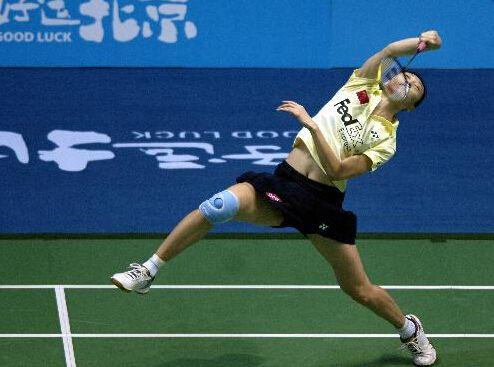 羽毛球后退步法动作要领解读