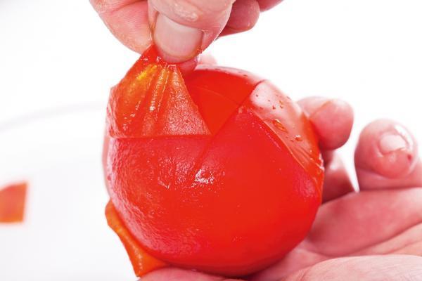 每天吃西红柿能美白吗?若能、生吃好还是熟吃