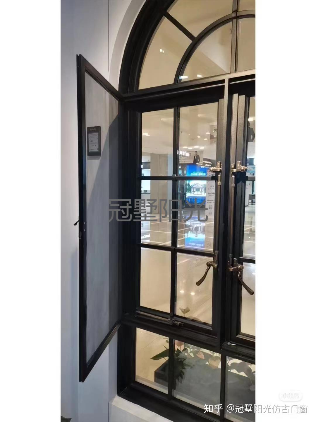 复古老钢窗，双开窗户加弧形点缀，圆你一个法式梦[冠墅阳光] - 知乎