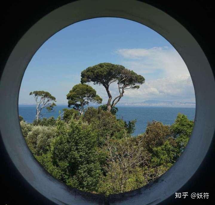 稀缺会导致管窥效应稀缺会产生四种效应:二,稀缺的危害穷,表面上渴乔