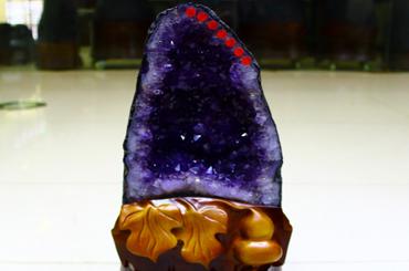 老矿工告诉你紫晶洞的功效与作用 还有怎么区分好坏 紫晶洞真假 知乎