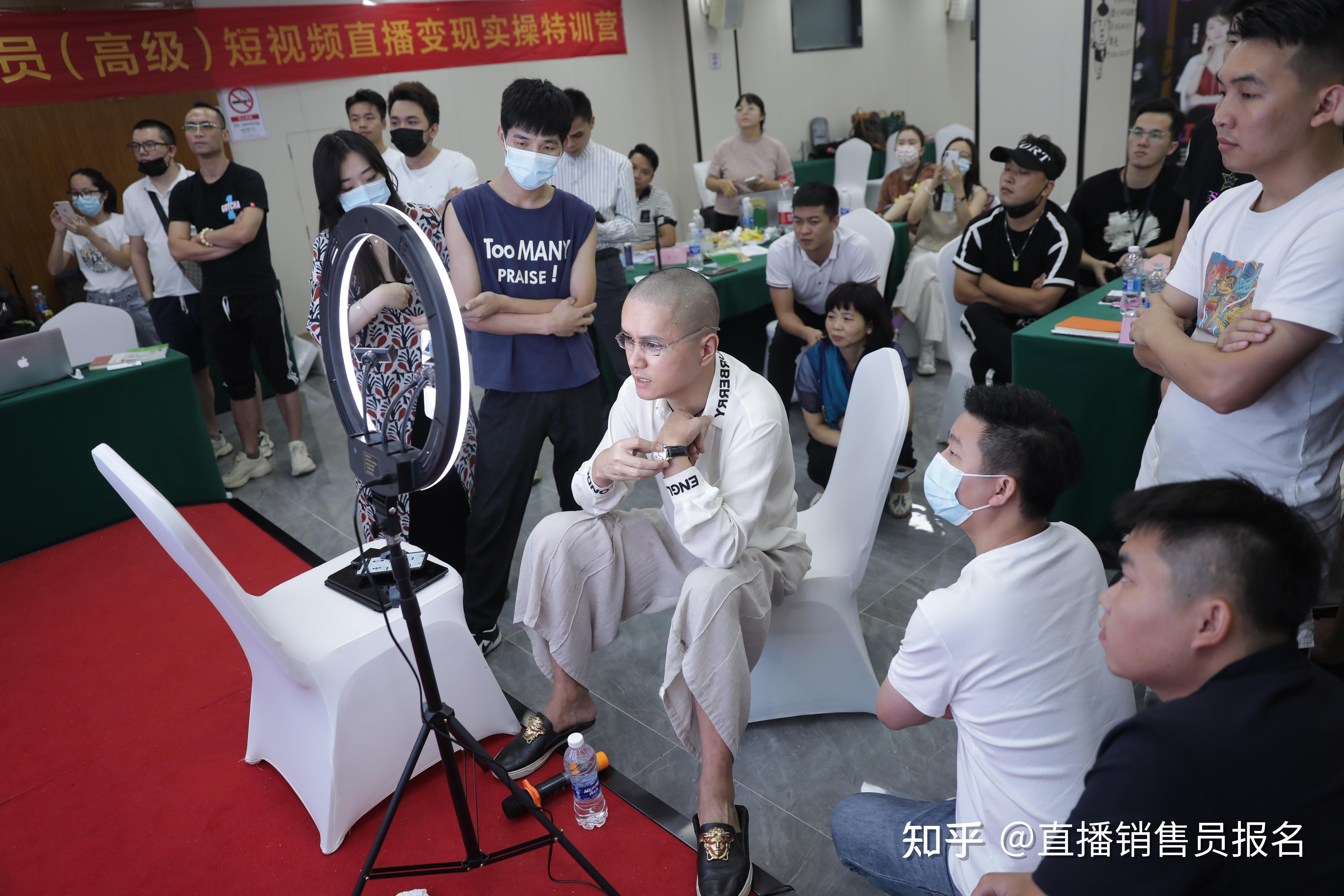 培训期间,千万粉丝网红大咖郑铁头先生和千万粉丝网红大咖张越先生