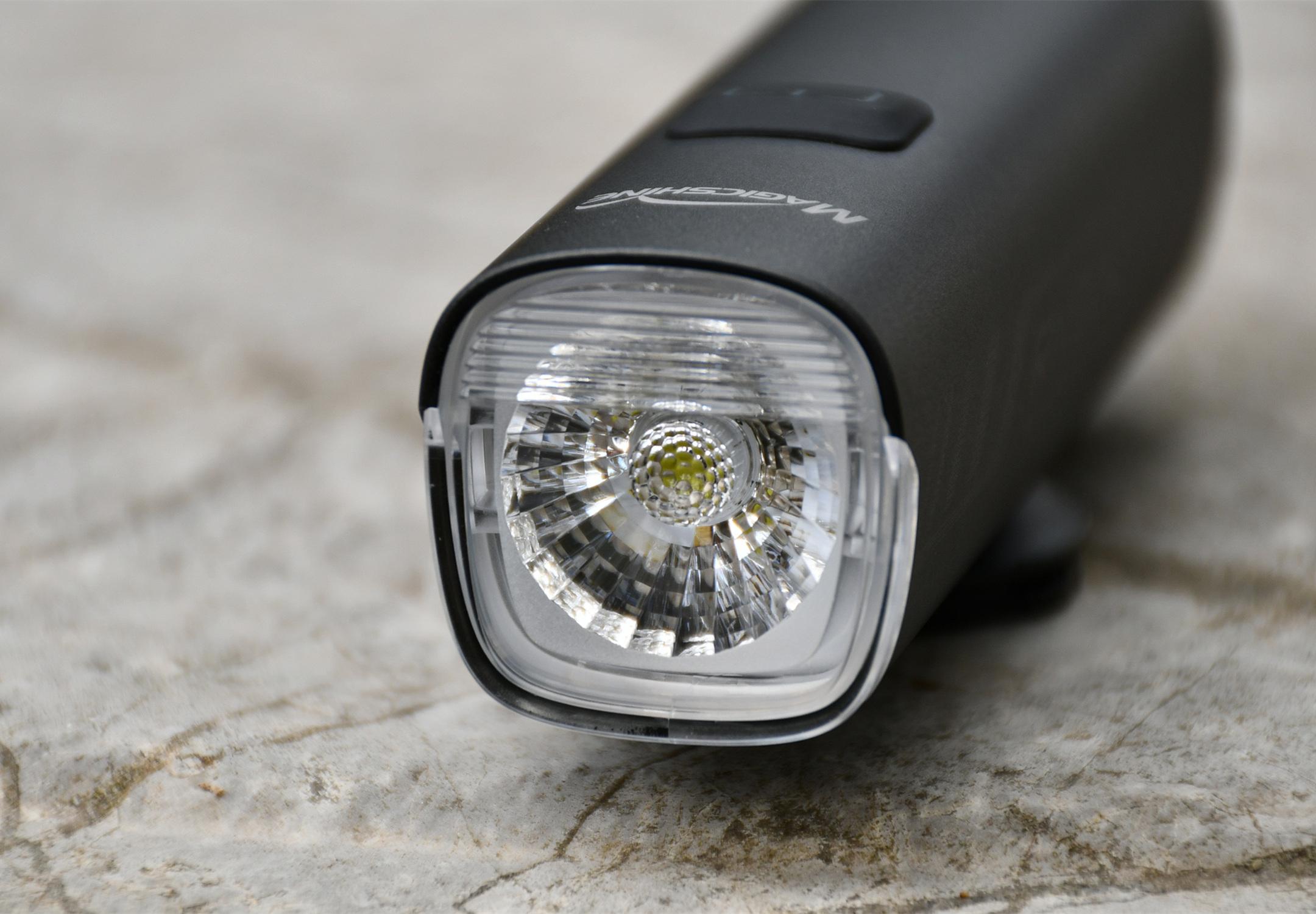 自行车灯也能这么亮迈极炫rn900评测900lm亮度防眩目设计