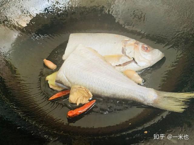 烹飪食光簡單易操作雪菜花生燒鰳魚