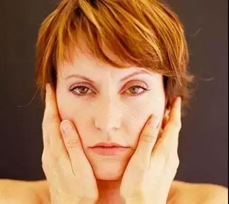 看脸识胃病,这3种脸色的人该检查你的胃了!