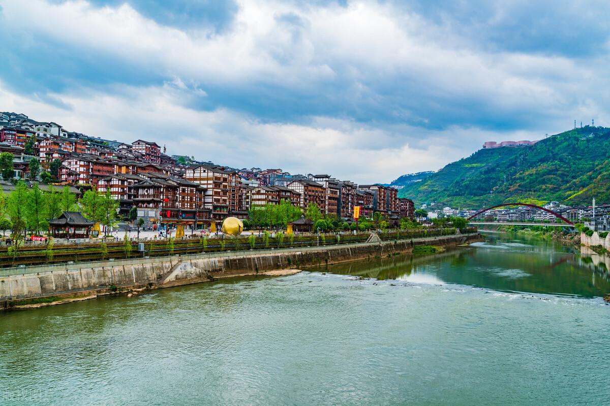 重阳将至,茅台镇最热闹的季节,全镇都在做这件事 - 知乎