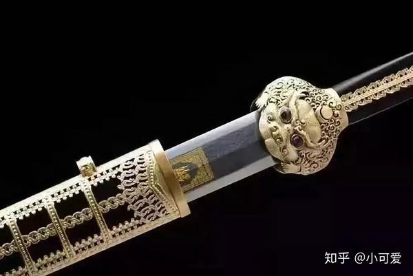 特大 中国古玩 極上 龍泉窯 青磁 陽刻饕餮紋様 花瓶 唐木台付 約30cm-