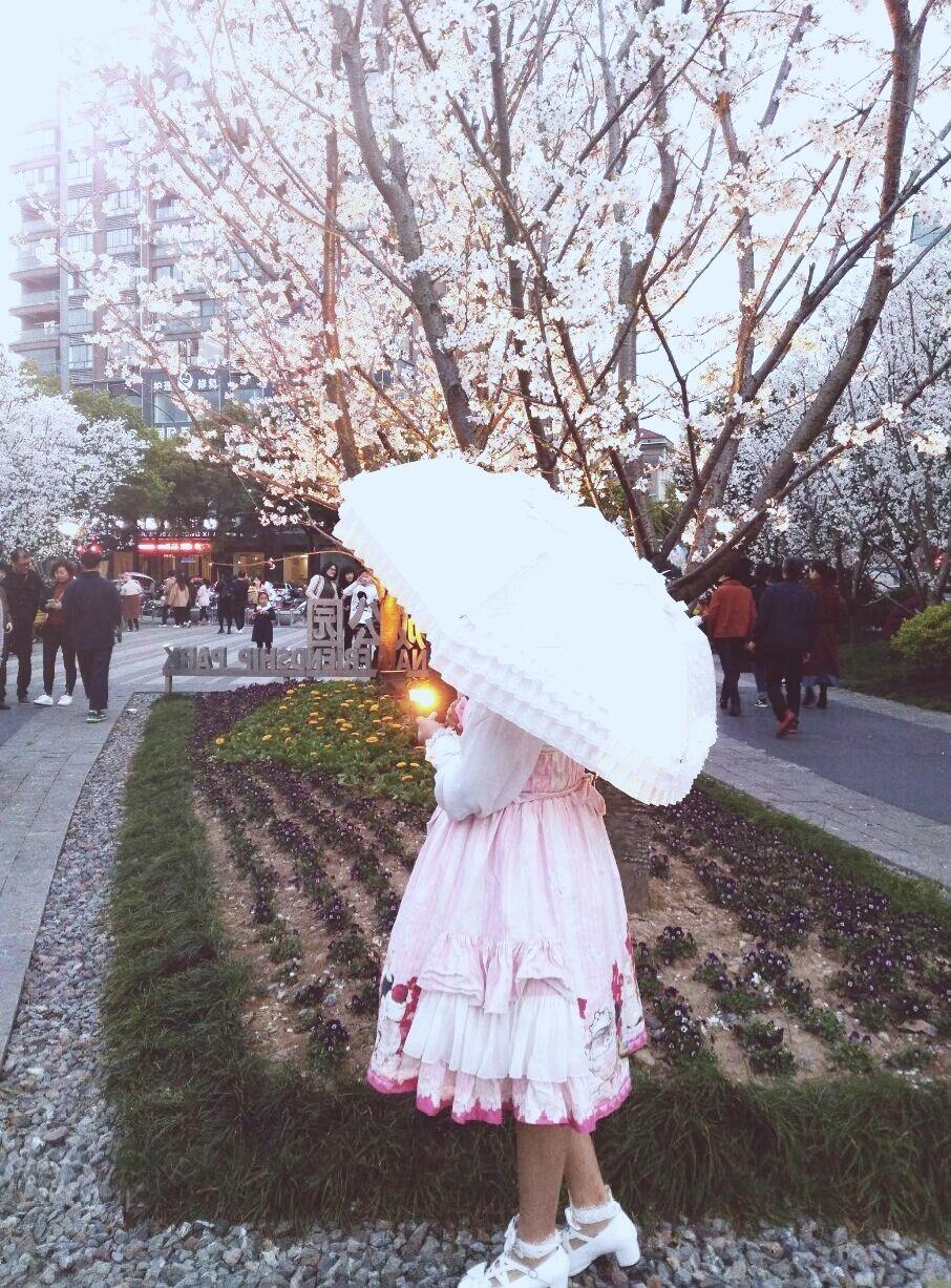 其实天生腿粗腿不漂亮的人,无论怎么运动也是