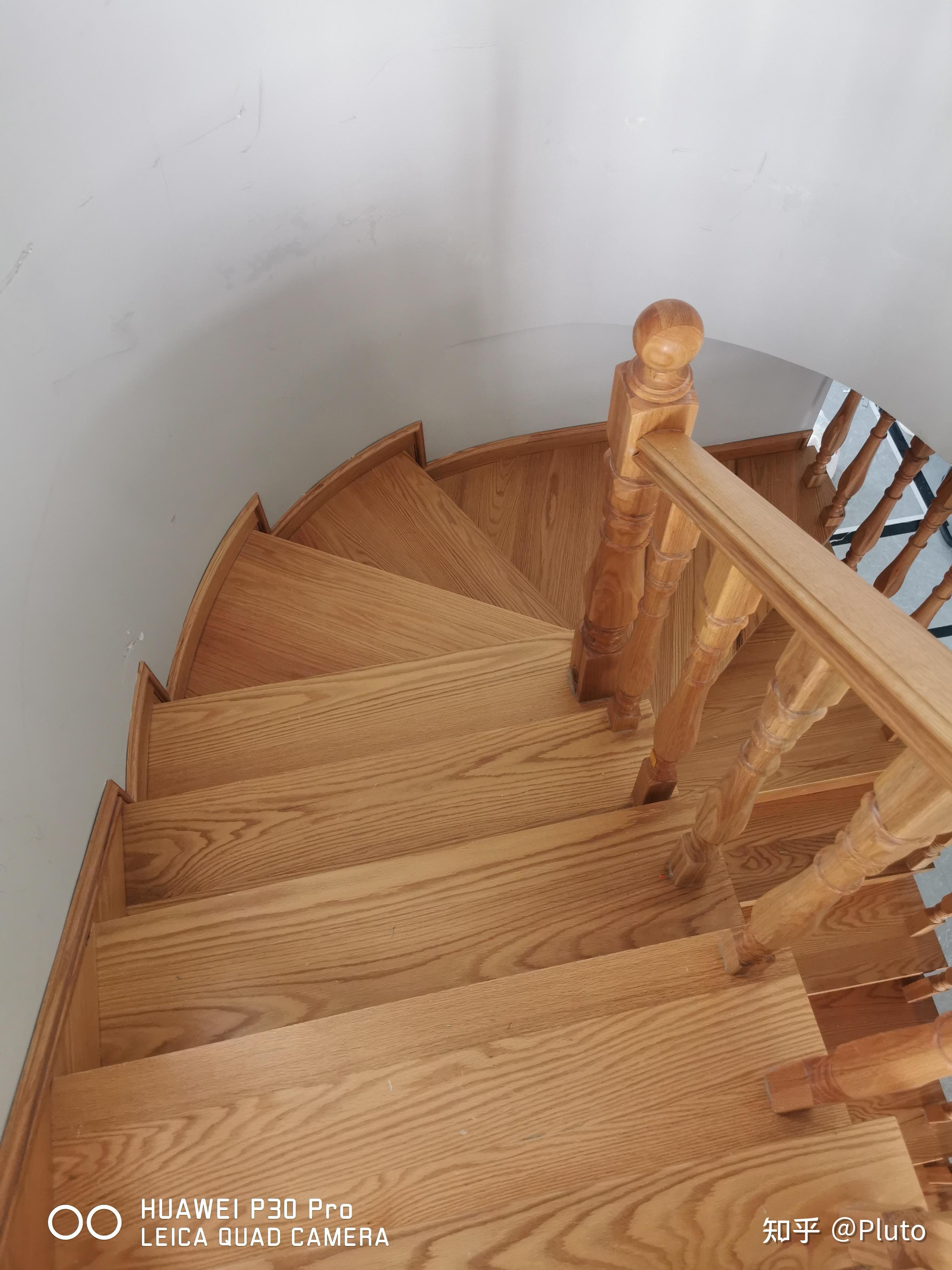 红橡实木楼梯简约但不简单