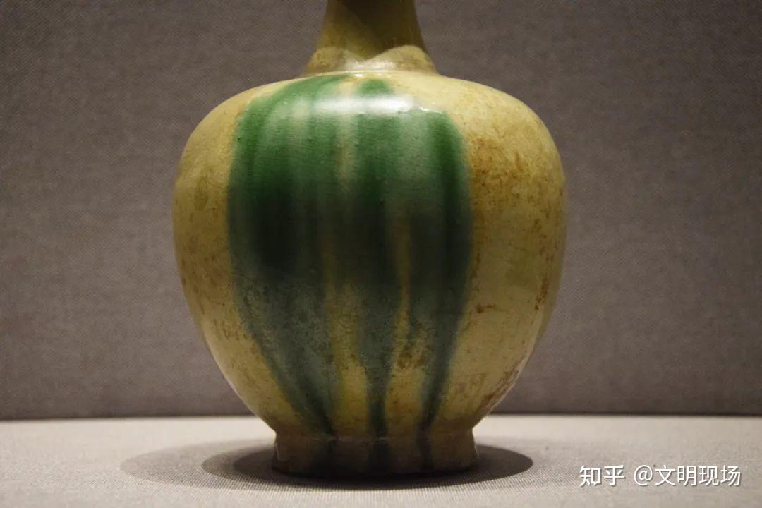 【文物故事】最委屈的禁止出境文物:北齐白釉绿彩长颈瓶 - 知乎