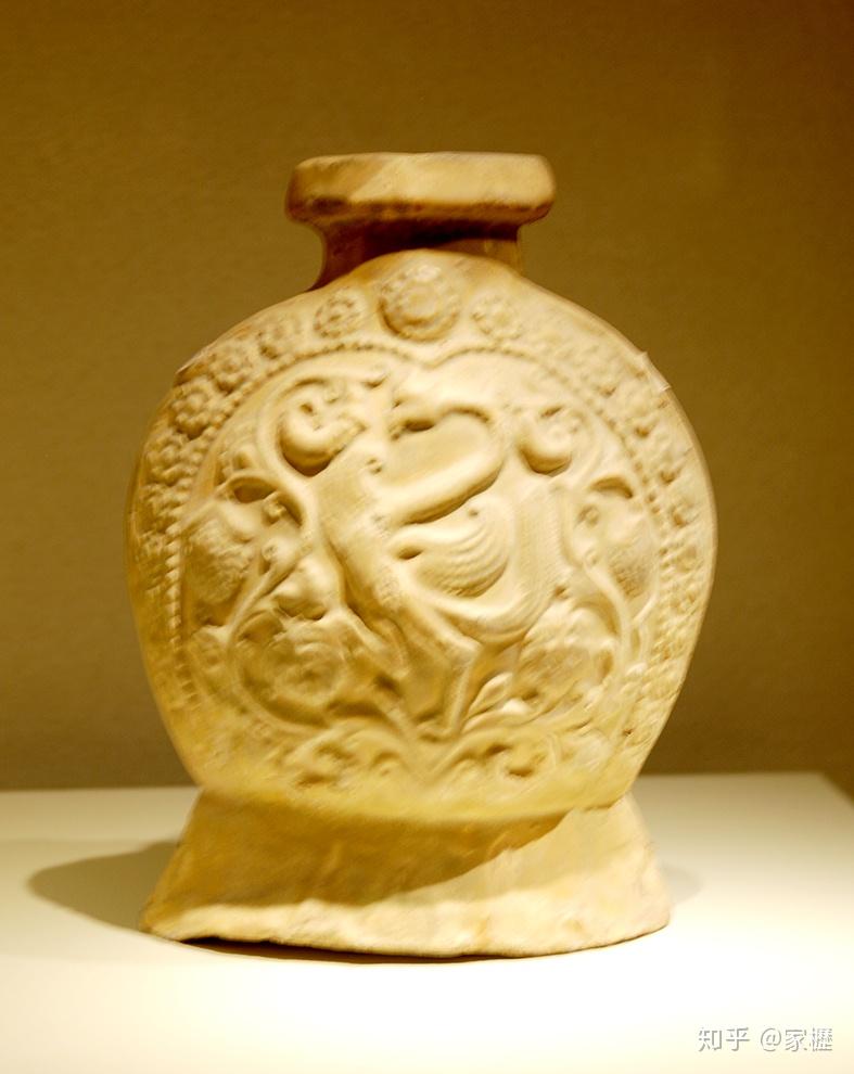 图1:定州博物馆藏南北朝,隋印花扁壶定窑很可能在