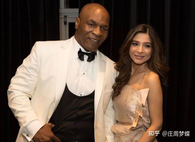 拳王泰森花3000万美元娶罗宾,可回家时发现妻子和男明星睡在一起