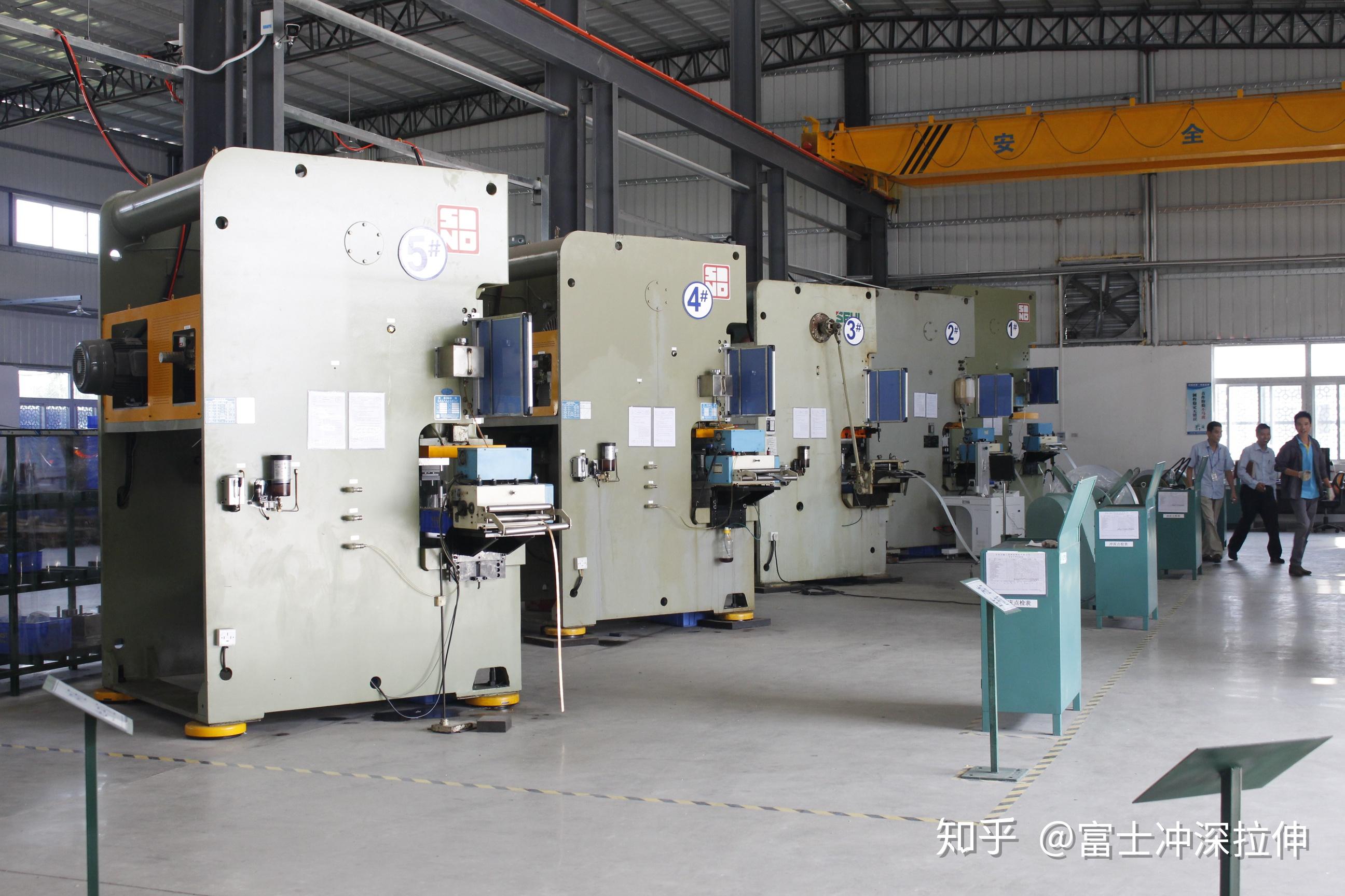 用模具将金属材料加工成零件或形状的一种特殊工艺装备,称为冷冲压