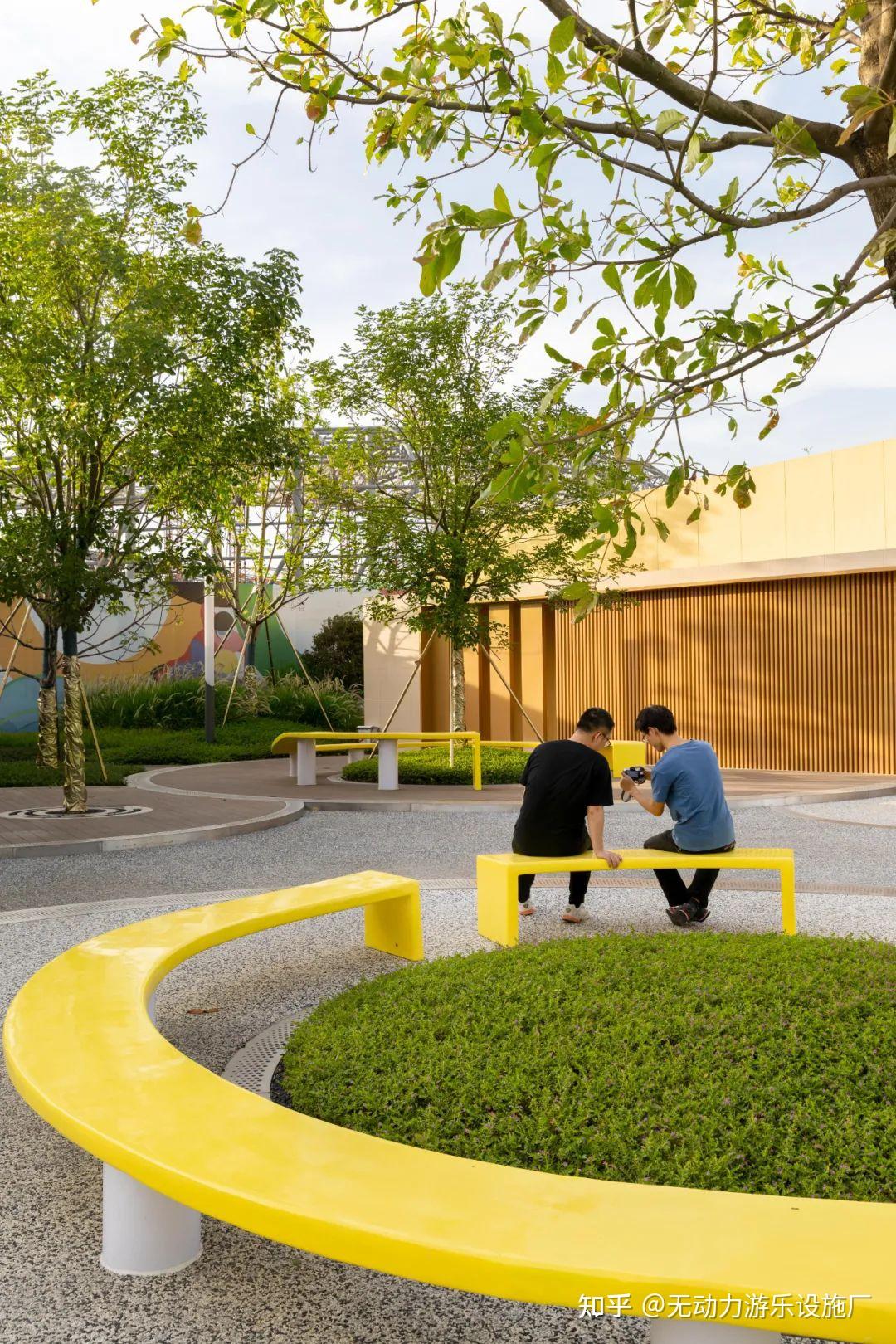 秉承"城市舞台,活力社区"的理念,为社区公园与商业开放空间供周边居民