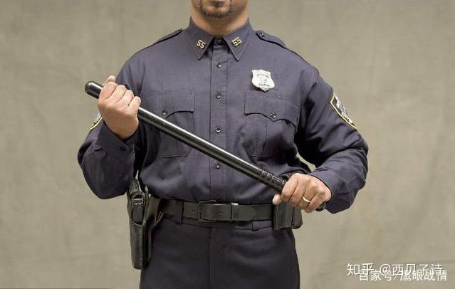 如果害怕有人尾随或劫持可以携带防身工具并向当地公安机关报备吗?