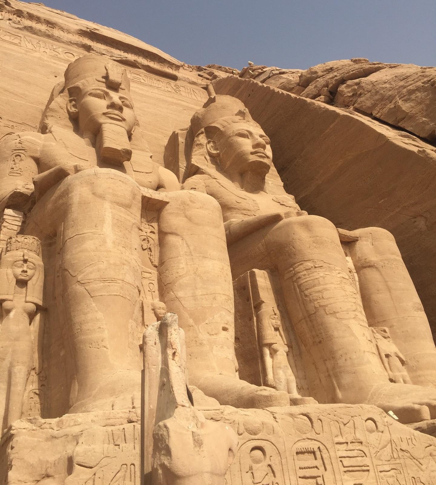 埃及-阿布辛贝神庙、哈索尔神庙：拉美西斯二世与爱妻的依崖凿建岩窟神庙【300多幅图】 - 知乎