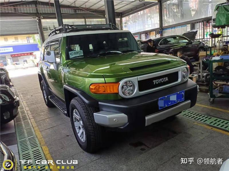 汽车贴膜丰田fj酷路泽贴膜改色保时捷曼巴绿