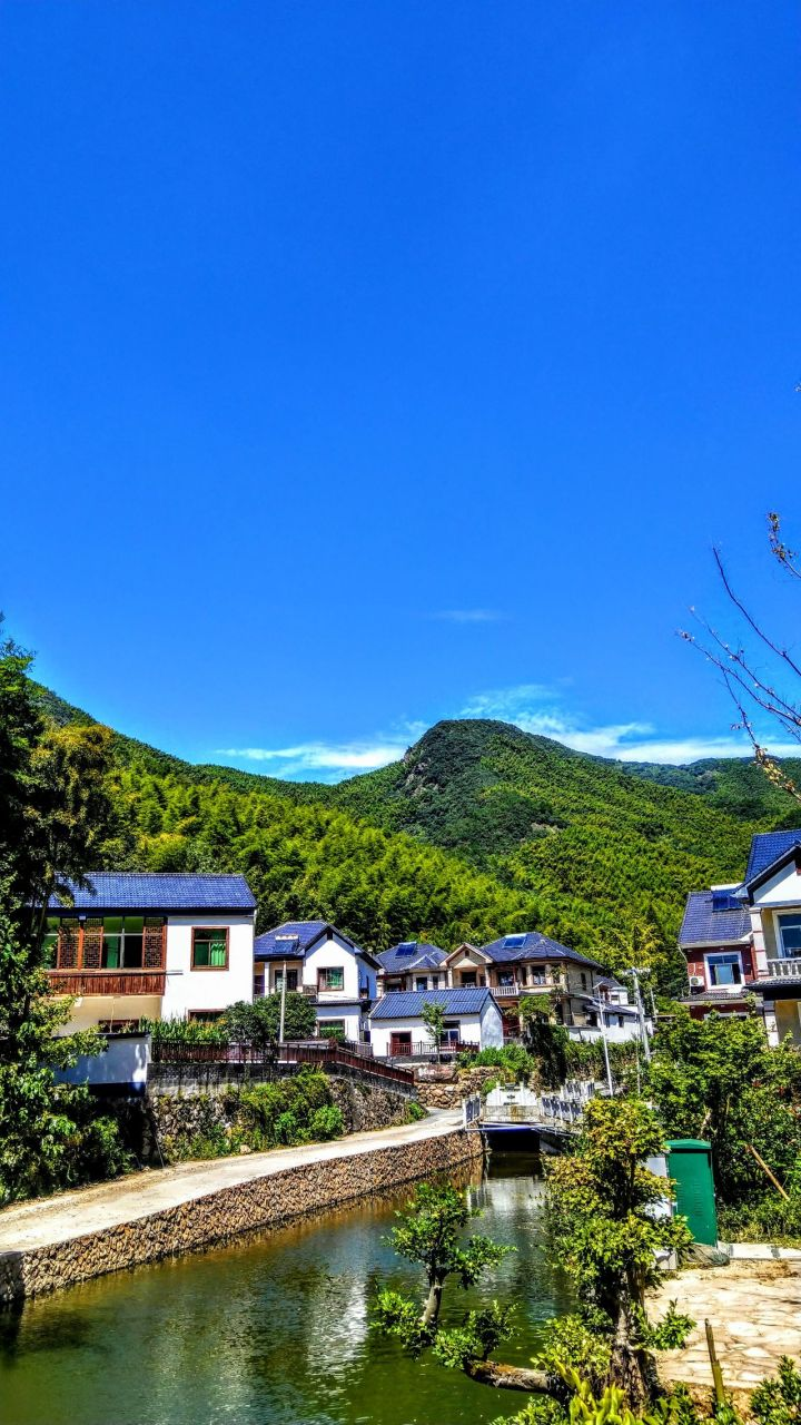 余杭区径山镇小古城村钱三组这是村子周围,不似景区,胜似景区.