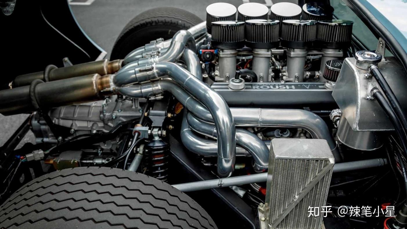 0l v8发动机更强大的动力使得赛车难以驾驭,刹车系统损耗严重.