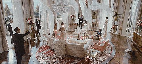 至今还记得《了不起的盖茨比》电影里那场奢靡到极致的舞会,宛如宫殿